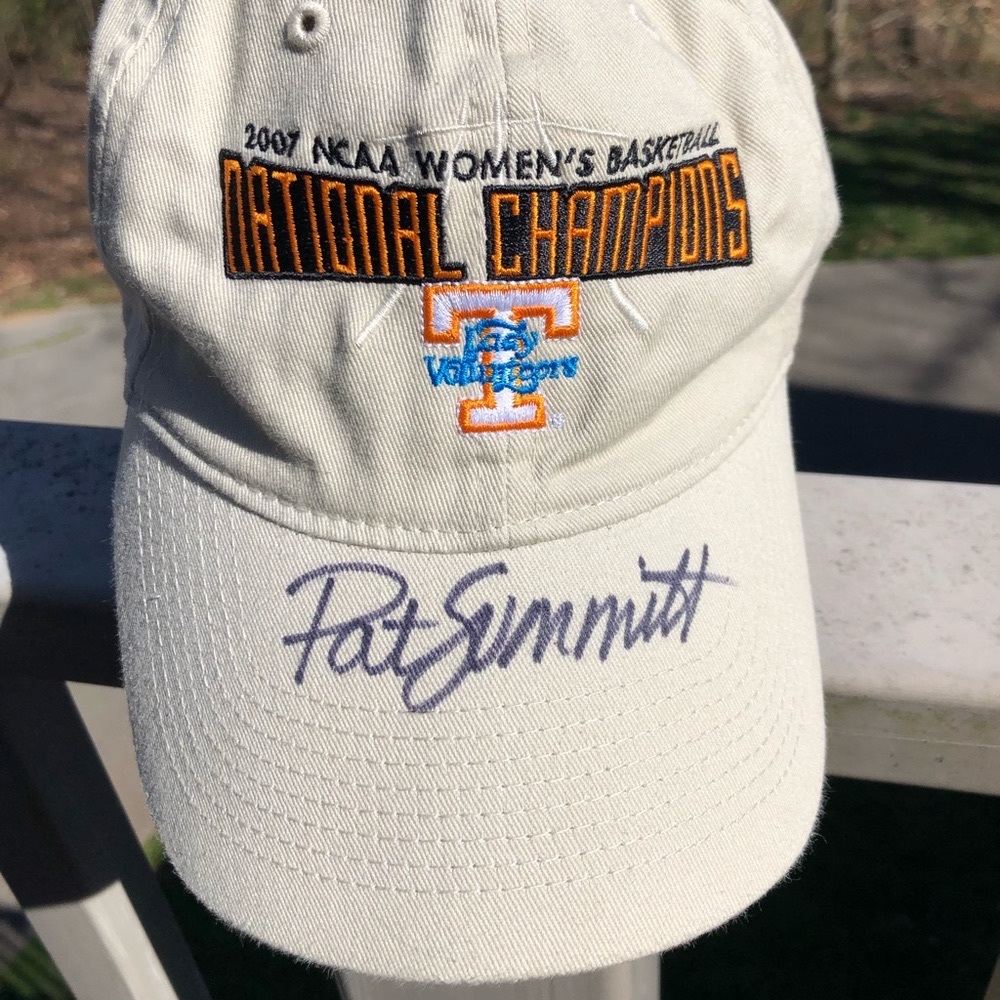 2007 NCAA Ladyvols Women’s Basketball National Champ Pat Summitt autographed cap